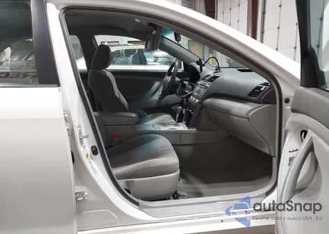 2010 Toyota Camry z USA, uszkodzony, nr VIN 4T4BF3EK7AR058122